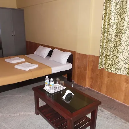 Hotel Iroomz Sri Vinayaka Comfort Virajpet