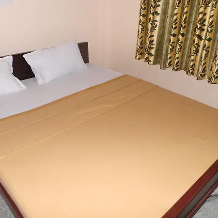 Iroomz Sri Vinayaka Comfort Virajpet