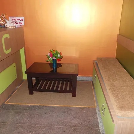 Iroomz Sri Vinayaka Comfort Hotel *