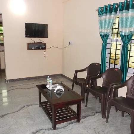 Hotel Iroomz Sri Vinayaka Comfort Virajpet