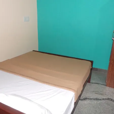 Iroomz Sri Vinayaka Comfort Hotel Virajpet