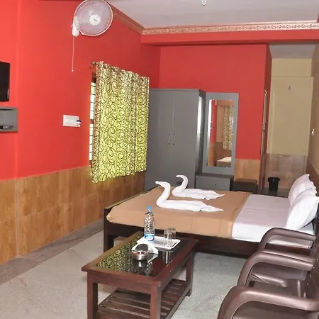 Iroomz Sri Vinayaka Comfort * Virajpet